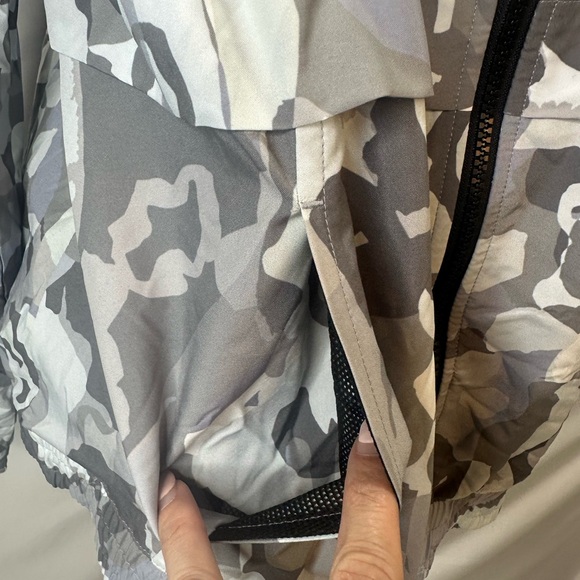 Reebok Gray Camouflage Zip-Up Hooded Jacket Size M - Picture 6 of 7
